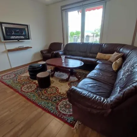 Pandora Apartment *